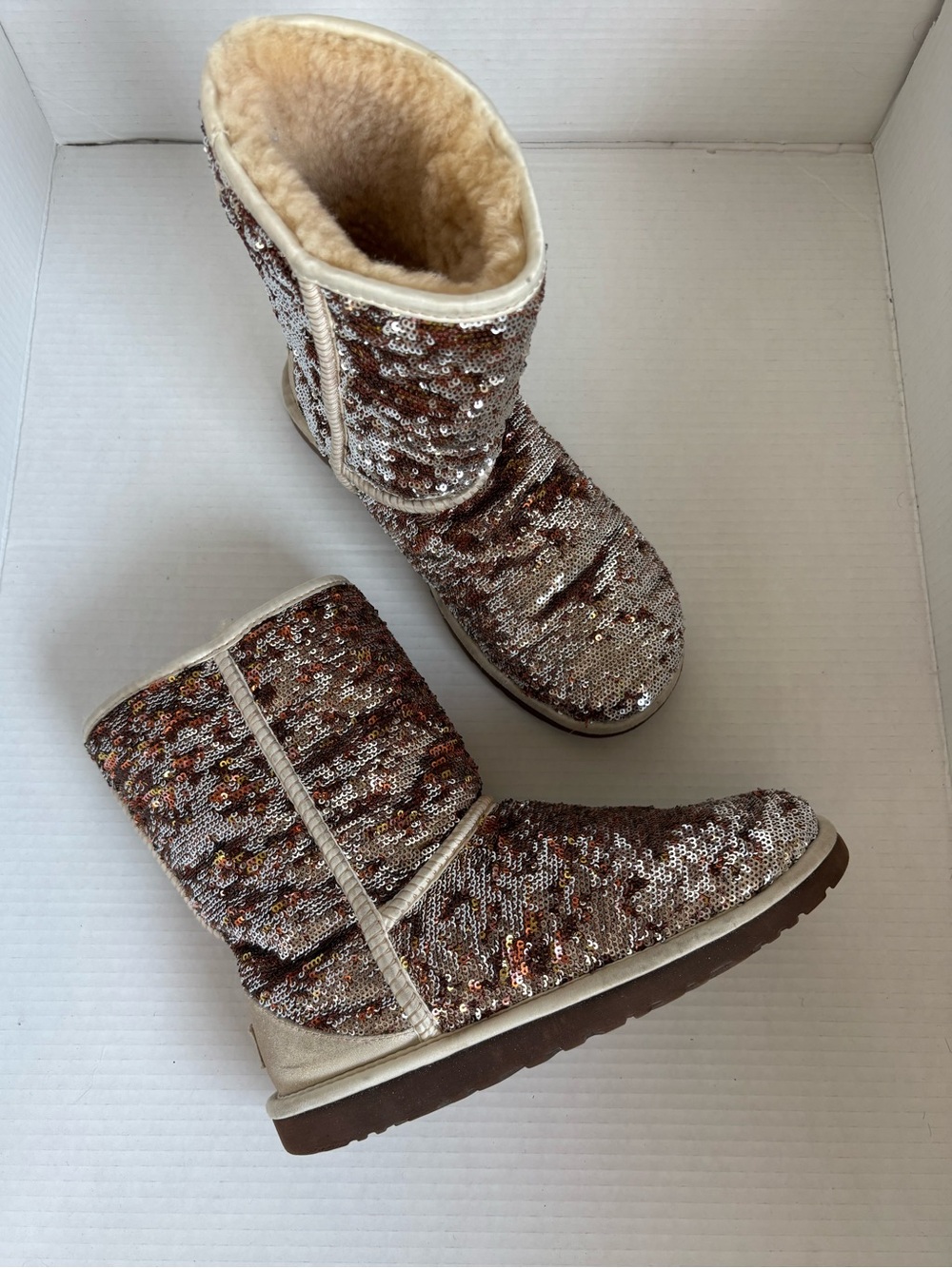 UGG Classic Champagne Sequin Short Boots Sz 7